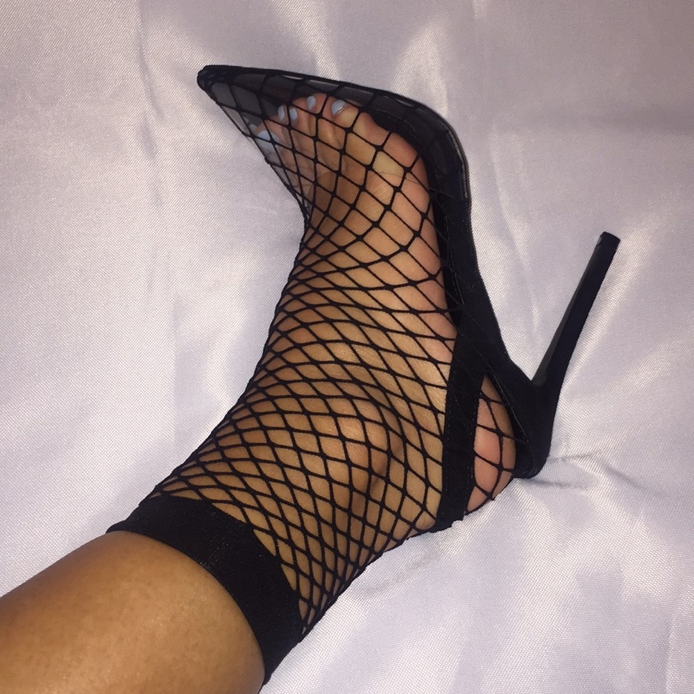 BRAND NEW Highly Classified Pump - Black